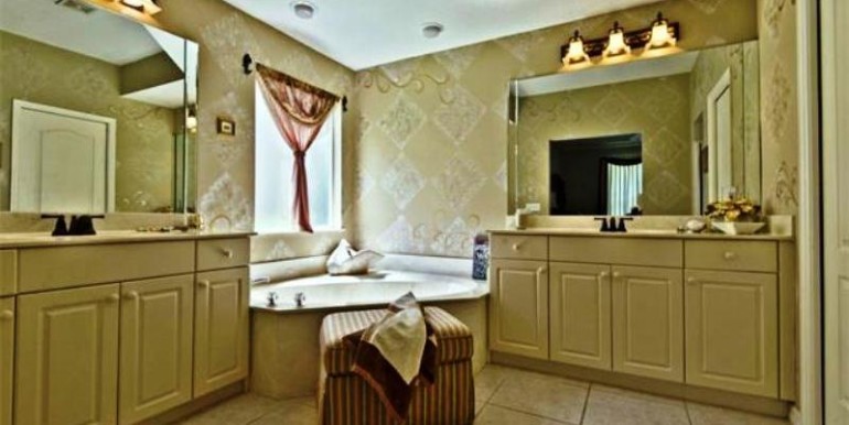 Master Bath with his & her vanities, soaking tub and large showe