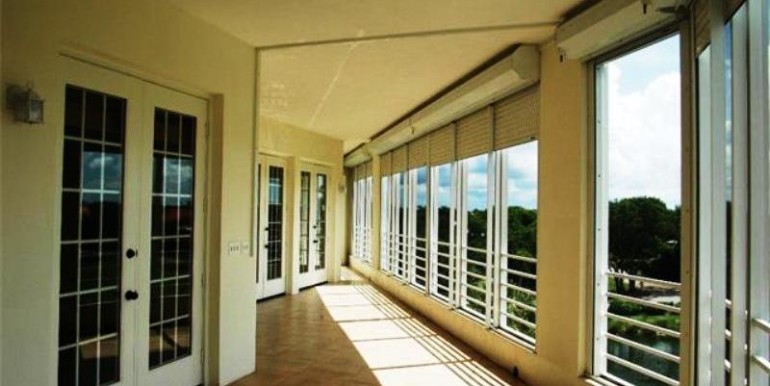 Spacious Lanai with Southern Exposure